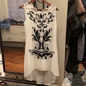 VENUS Fun black and white mini dress. New without tags.